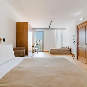 Hotel Glass House - Smart & Parking